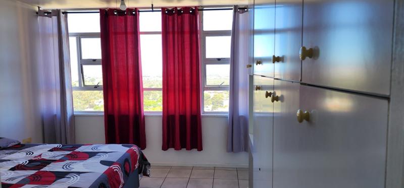 2 Bedroom Property for Sale in Goodwood Central Western Cape